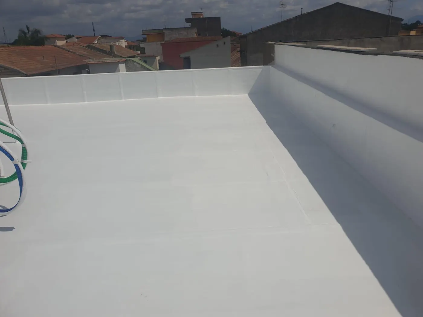 Copertura con parapetti rivestita con Gigatherm C